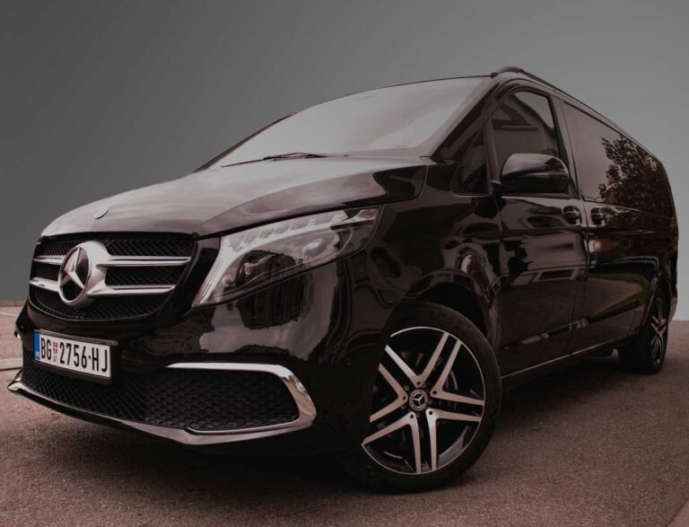 rent Mercedes-Benz-V300d-4-matik(4x4)--Extralang-AMG blasck color